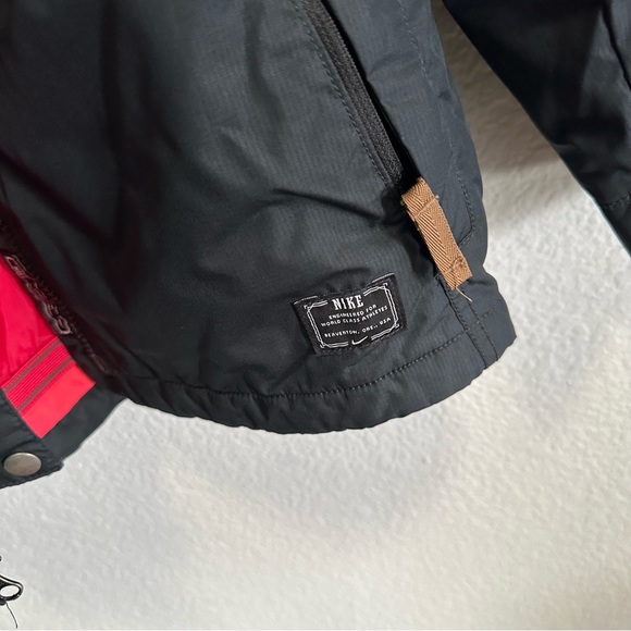 Nike Waterproof Snow Jacket - Black Red Floral - Small - Picture 8 of 9